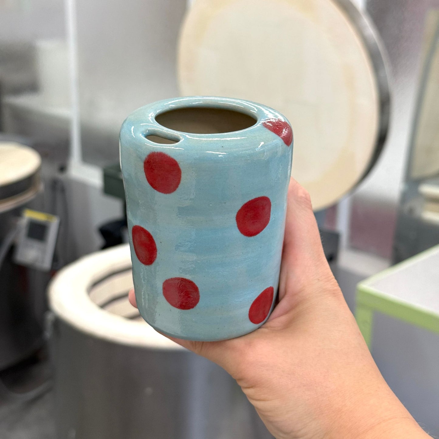 Travel tumbler / kubek na wynos - błękitny w czerwone kropki