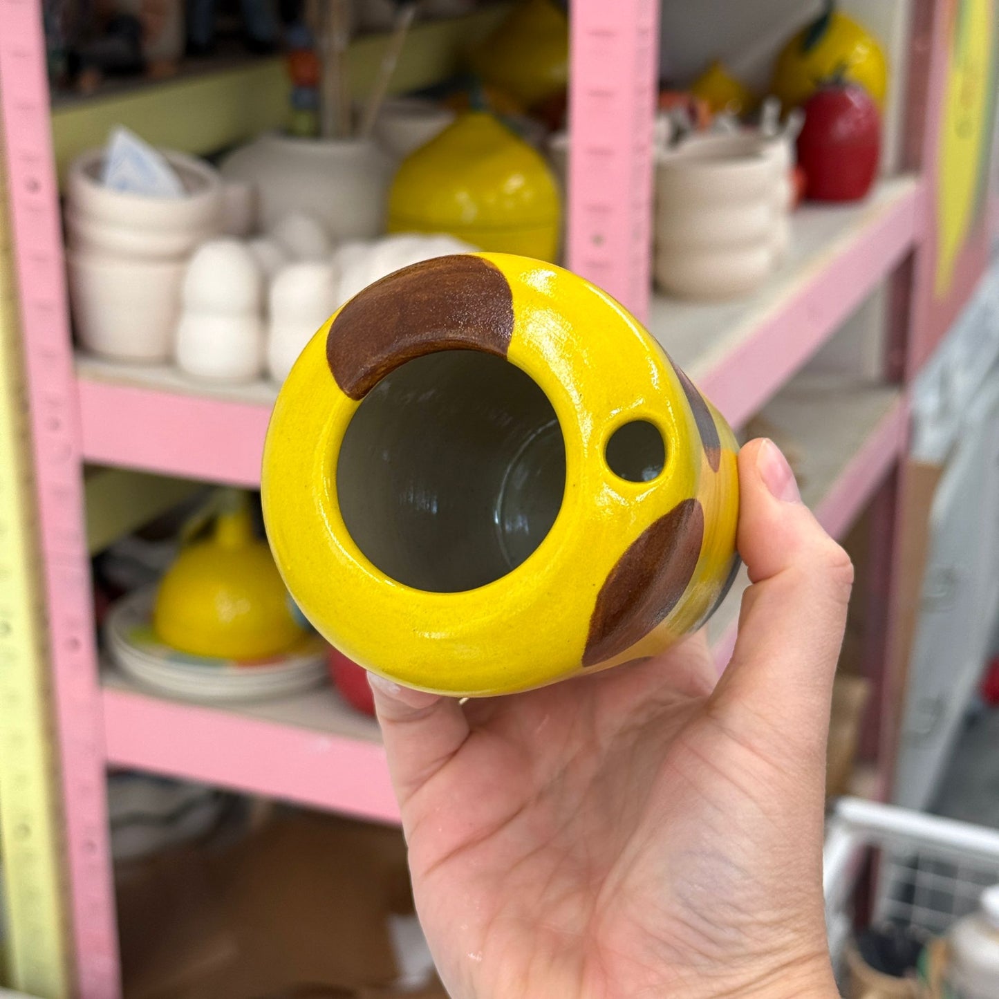 Travel tumbler / kubek na wynos - żółty w brązowe kropki